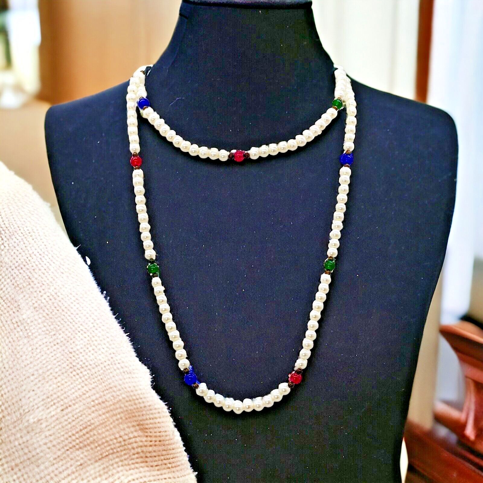 Royal Pearl Necklace Simulated Vintage Glass Bead Red Blue Green Feminine Estate 24$